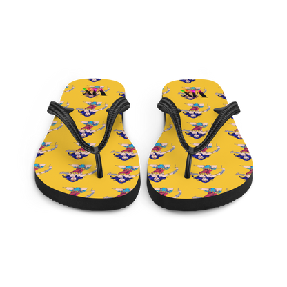Chanclas Mujer Maravilla sobre fondo amarillo