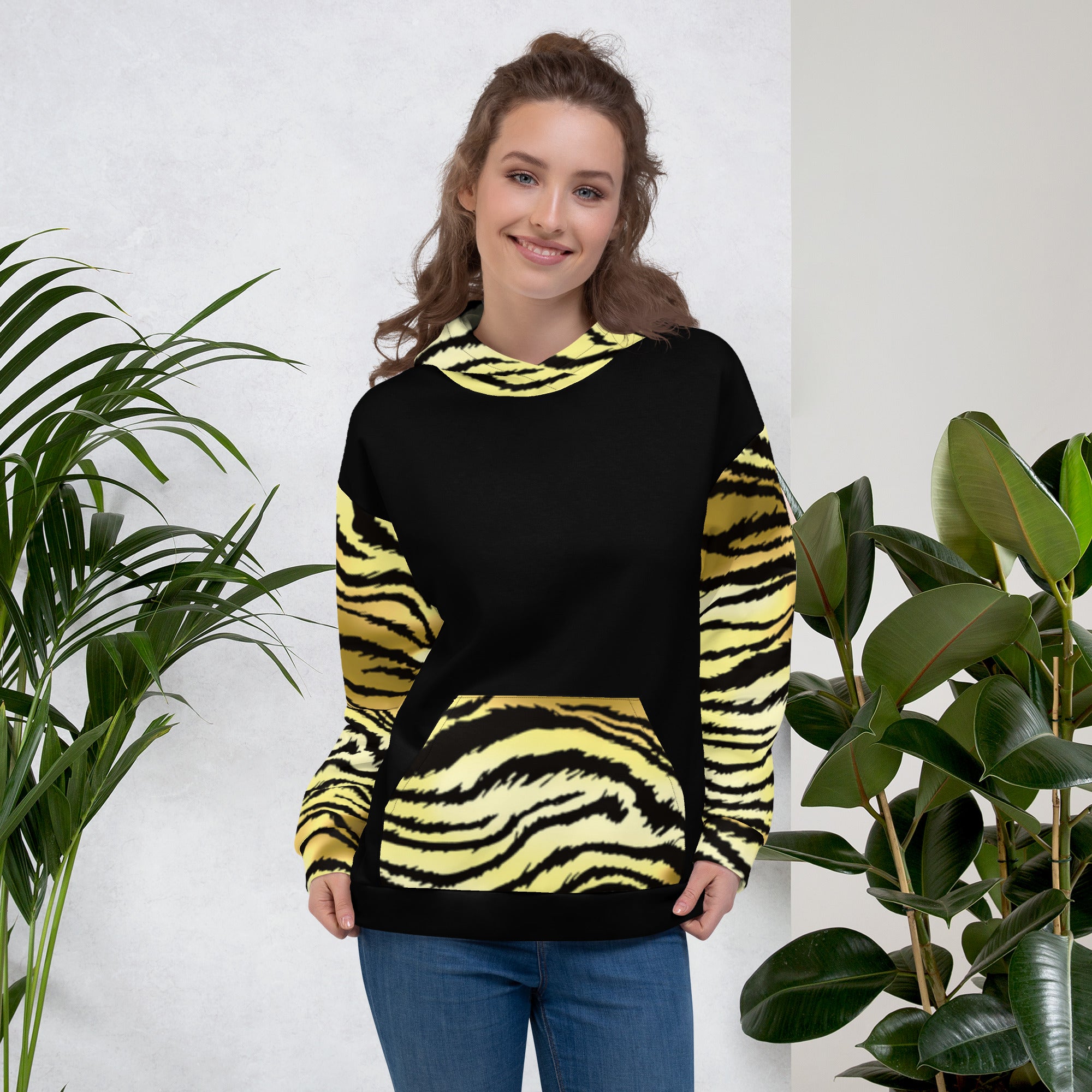 Yellow Jaguar Hoodie – Bold Jungle-Inspired Streetwear
